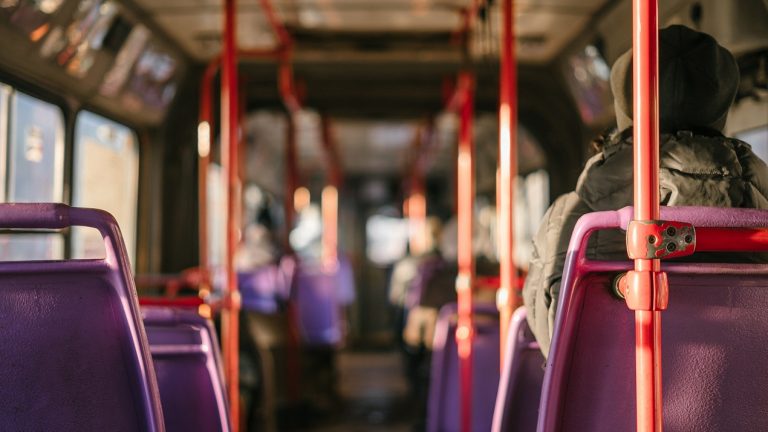 11++ Pool dan Trayek Bus Damri Bandung Antar KotaProvinsi 2020 karya ant rozetsky unsplash