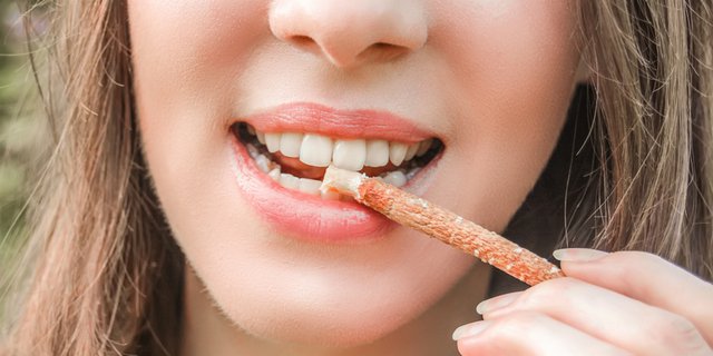 Kamu Harus Tau! 6 Manfaat Siwak Untuk Kesehatan Mulut Dan Gigi